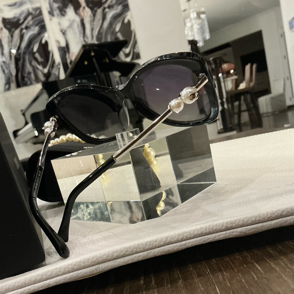 CHANEL Black Sunglasses with Pearl Detail